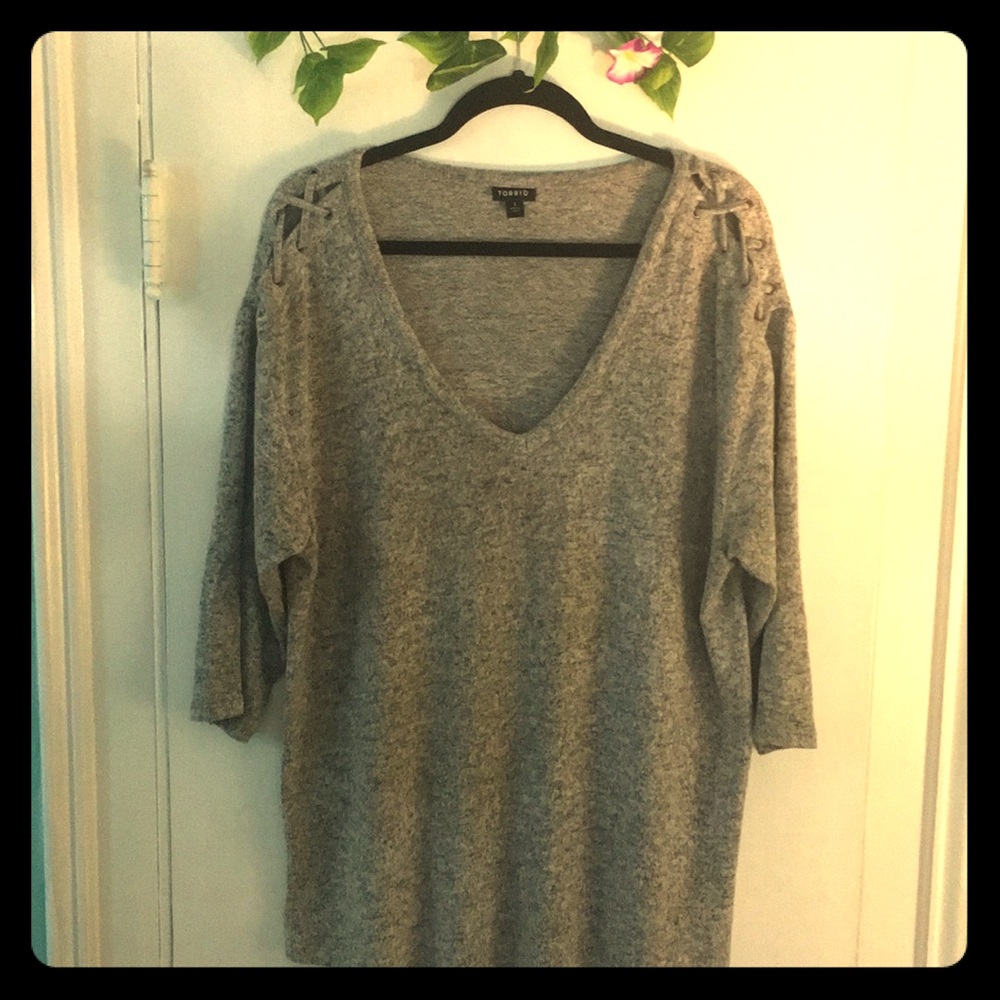 Gray Marled long tunic Torrid Size 1 SALE🔥